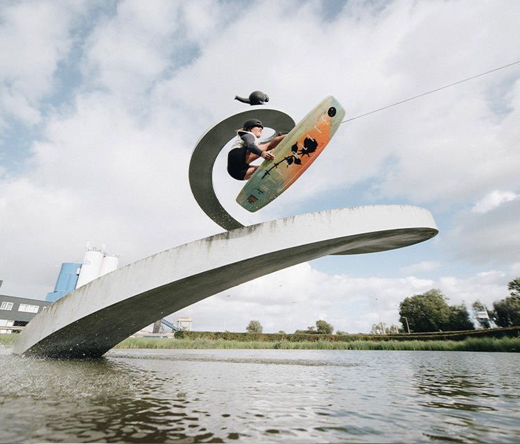 Damen<br/> Wake Westen