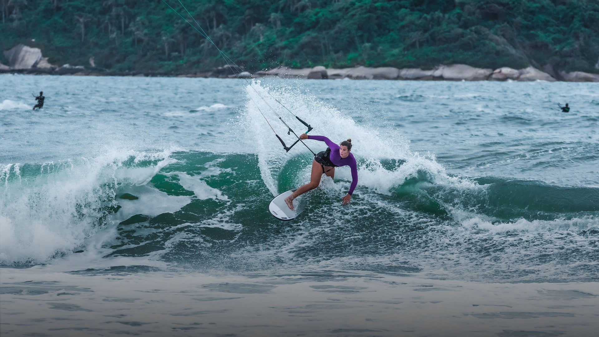 Kiteboarding harnesses