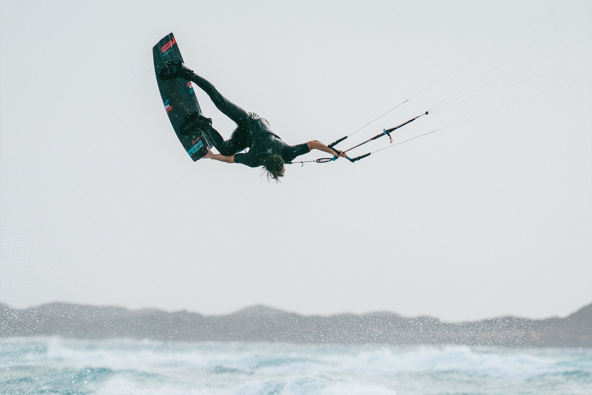 Mystic combinaison The One 2022 Marketing Image 3