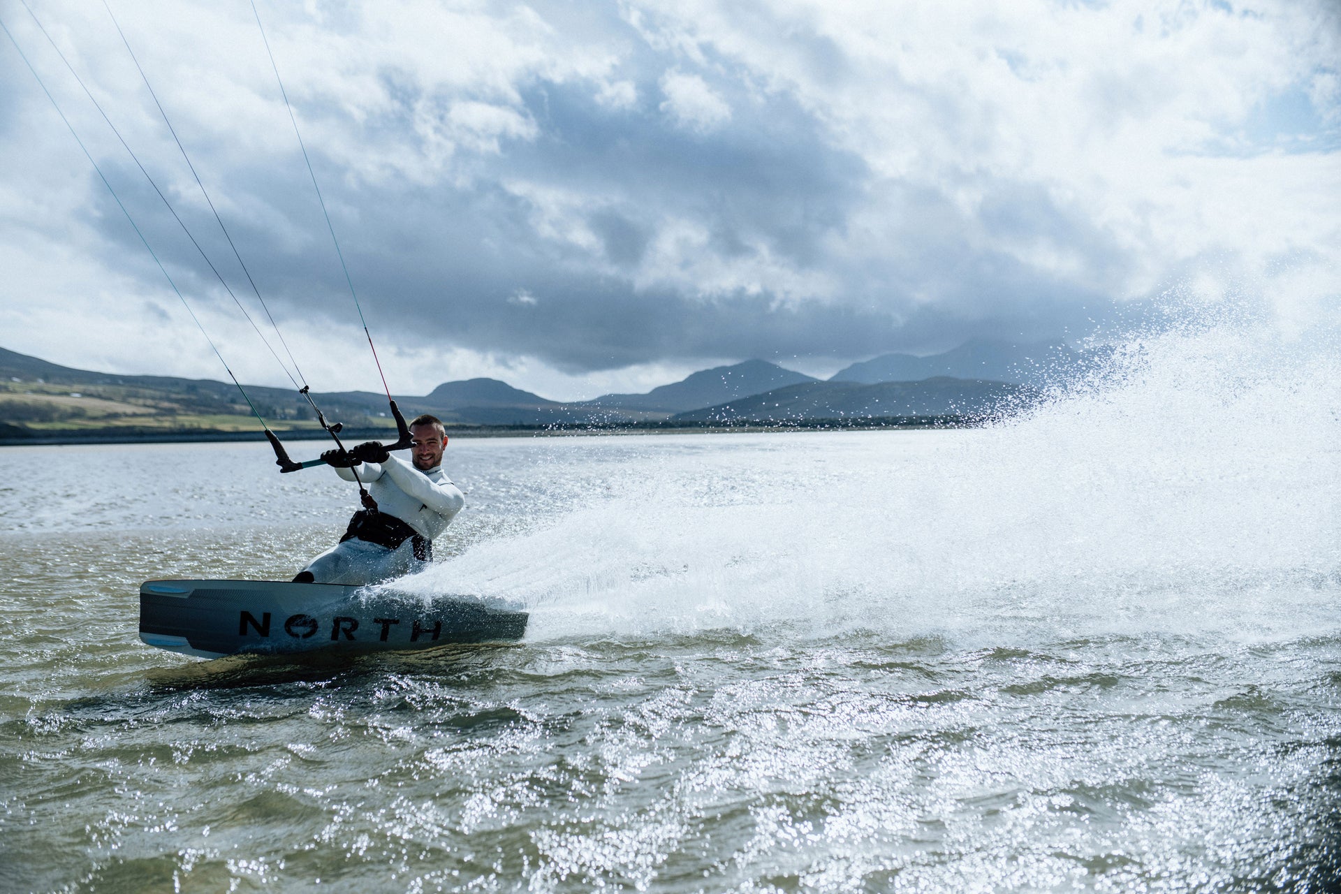 Mystic Stealth kite Gen 3 Marketing Image 3