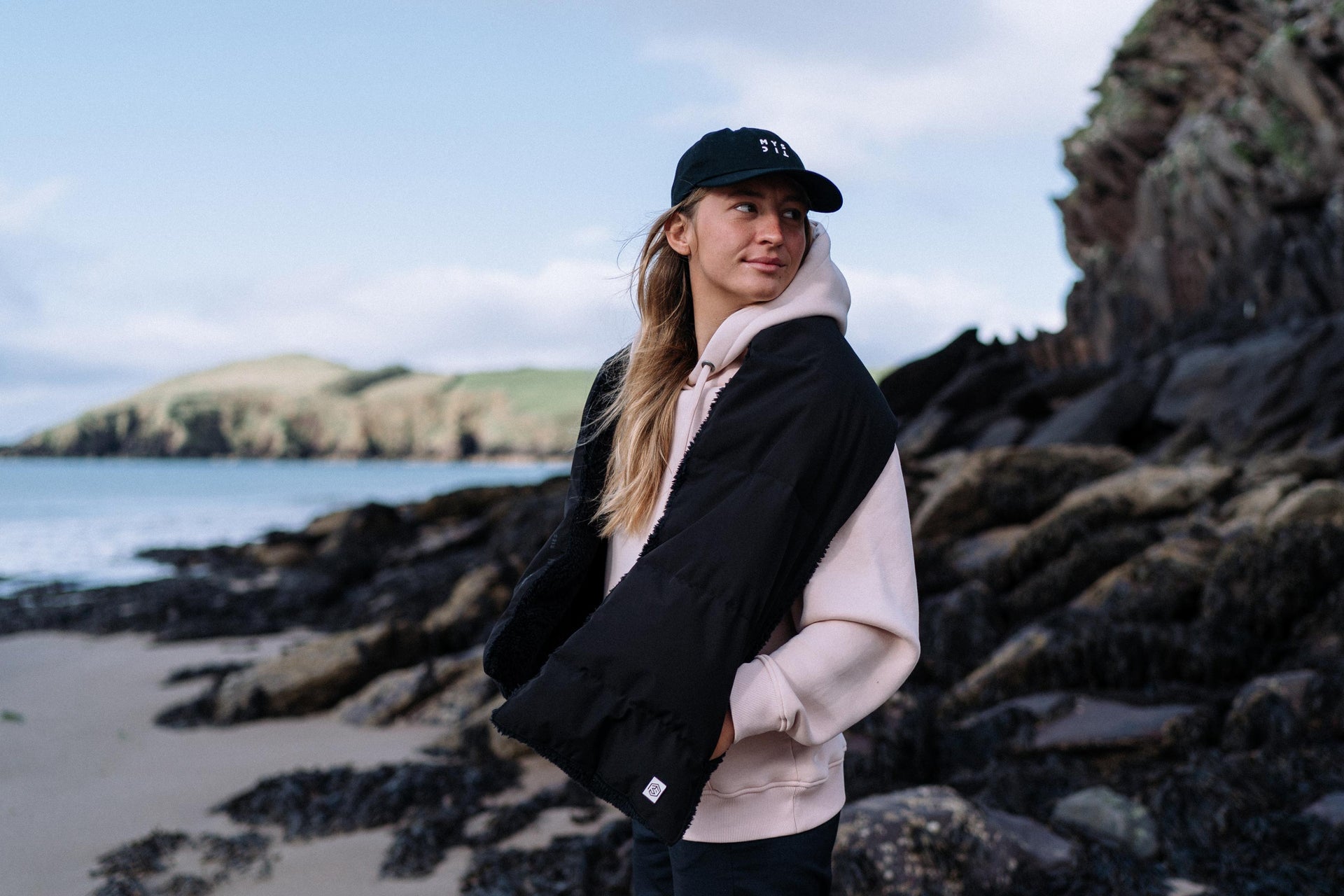 Mystic DTS Padded Shawl Marketing Image 1