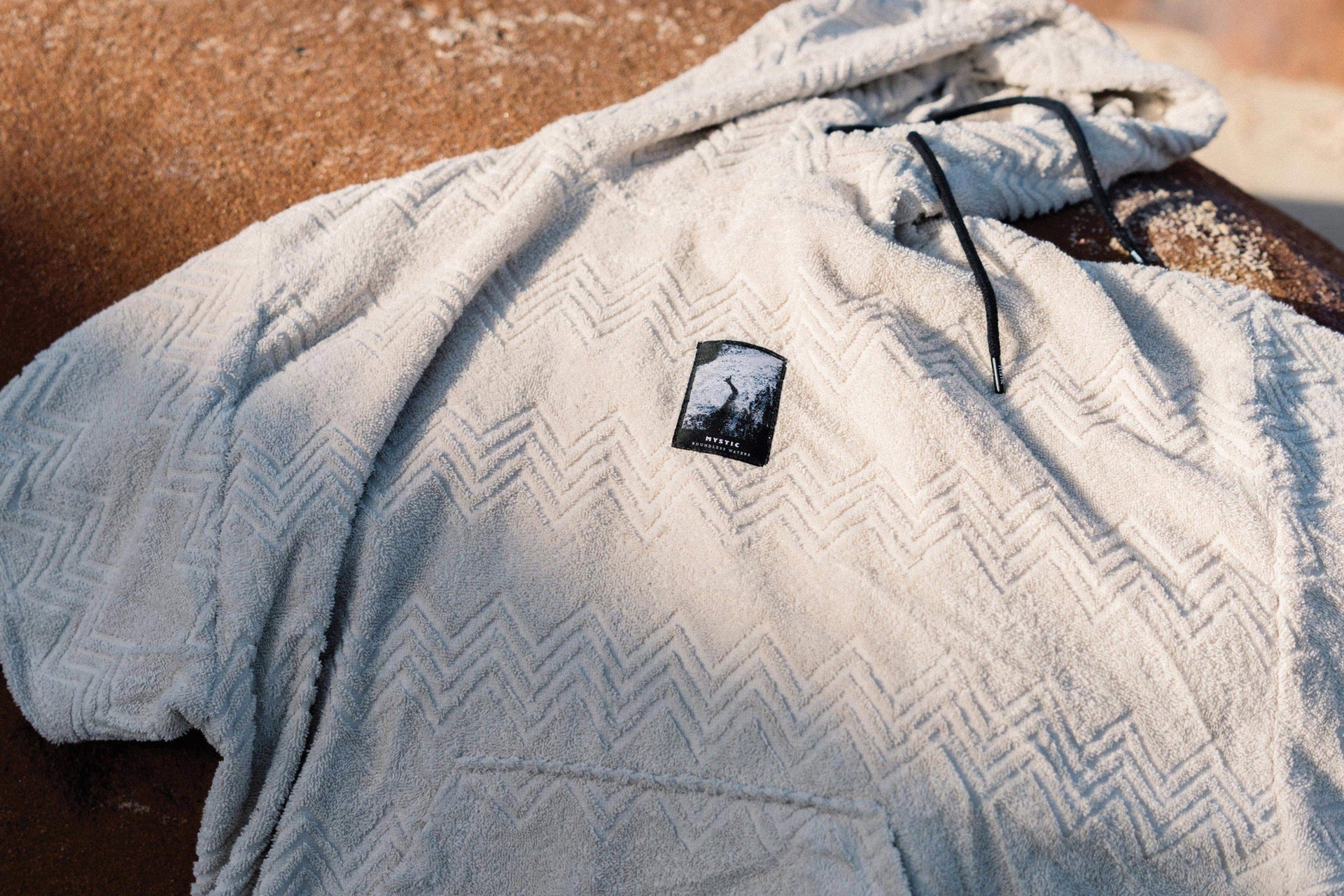 Mystic Jacquard Marketing Image 1