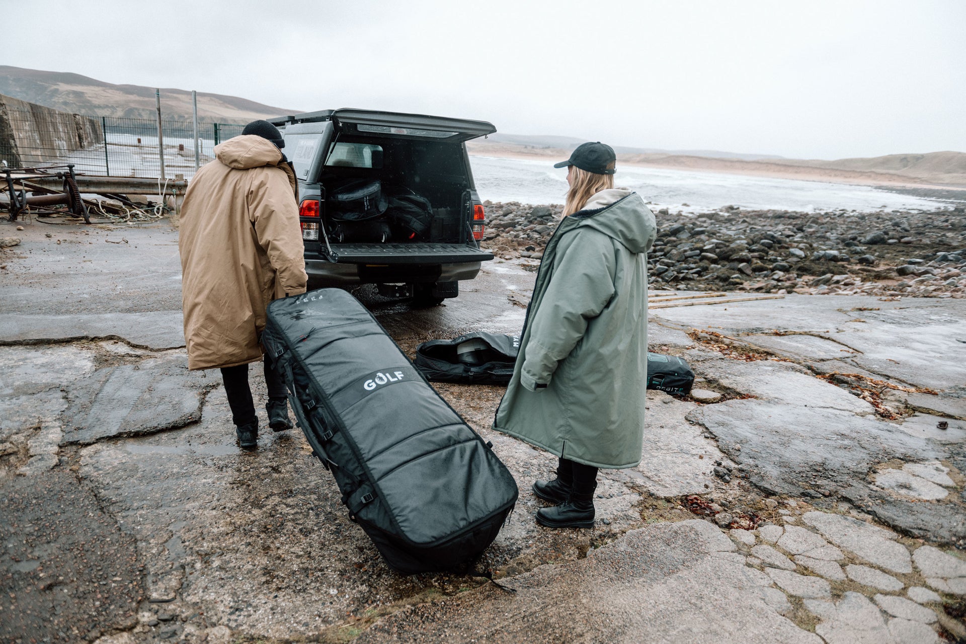 Mystic Saga Golfbag Marketing Image 1