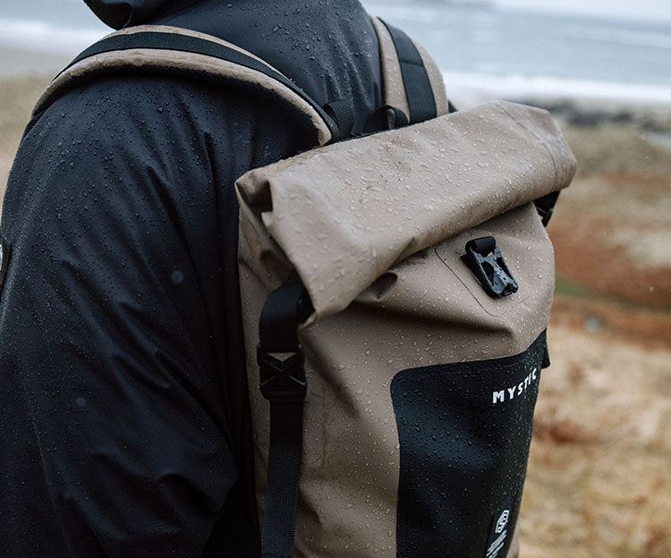 <p>Padded shoulder straps</p>