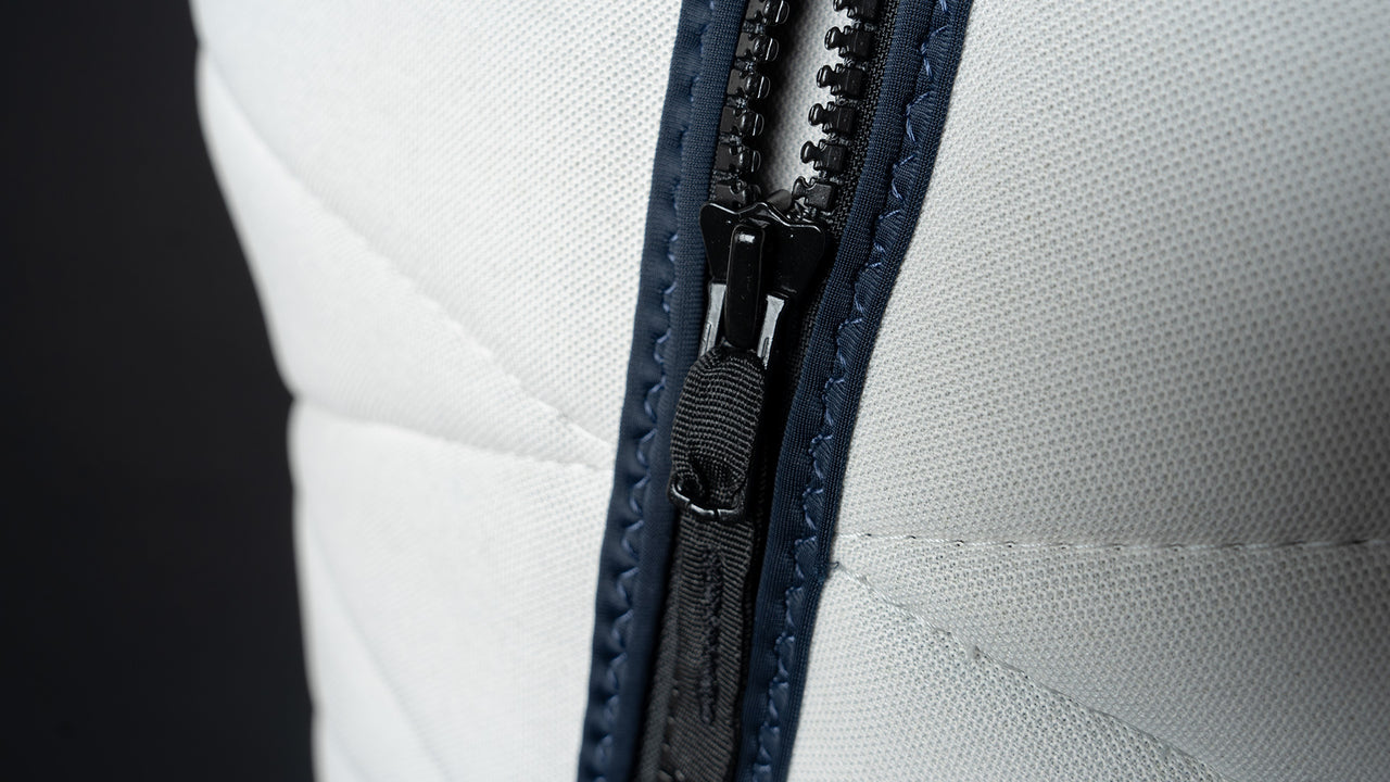 Outlaw Impact Vest Fzip Wake - YKK Front-zip technology