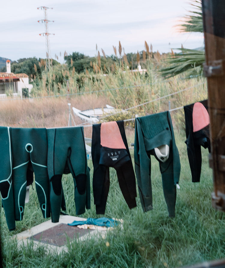 <p>TAKE CARE OF YOUR WETSUIT</p>