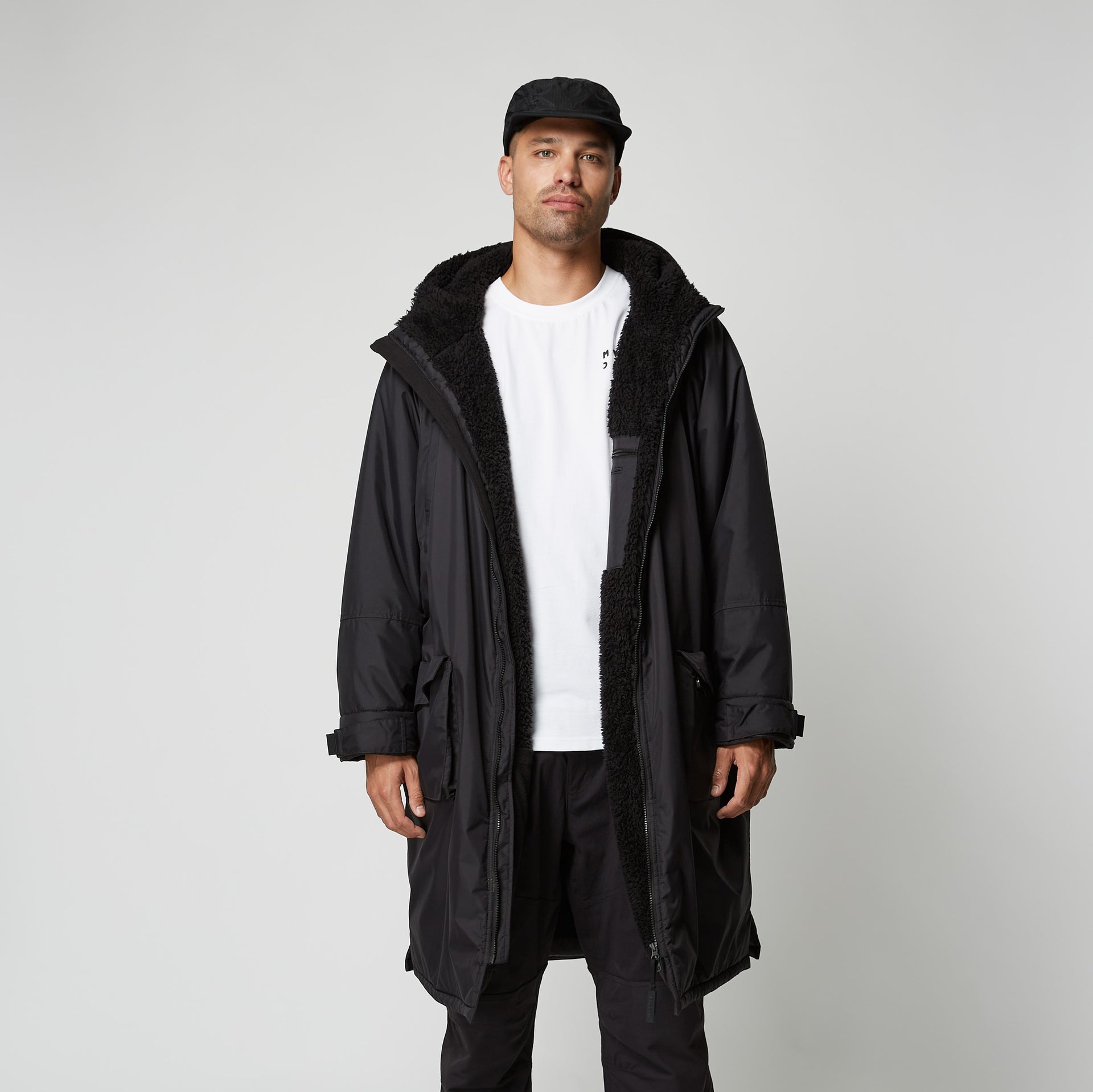 Mystic DTS Poncho Explore Black 3