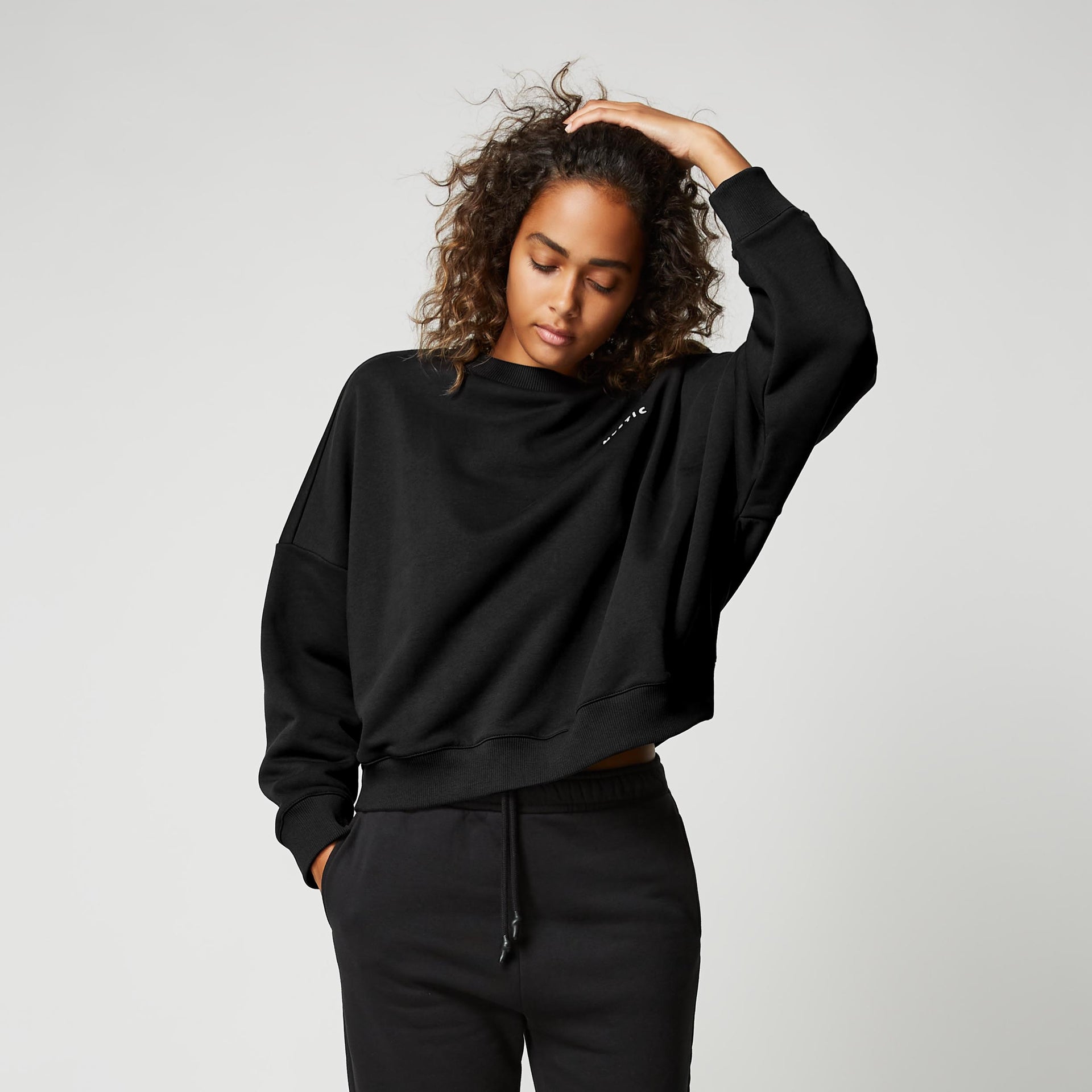 Mystic Dropped Shoulder Crew Black 4