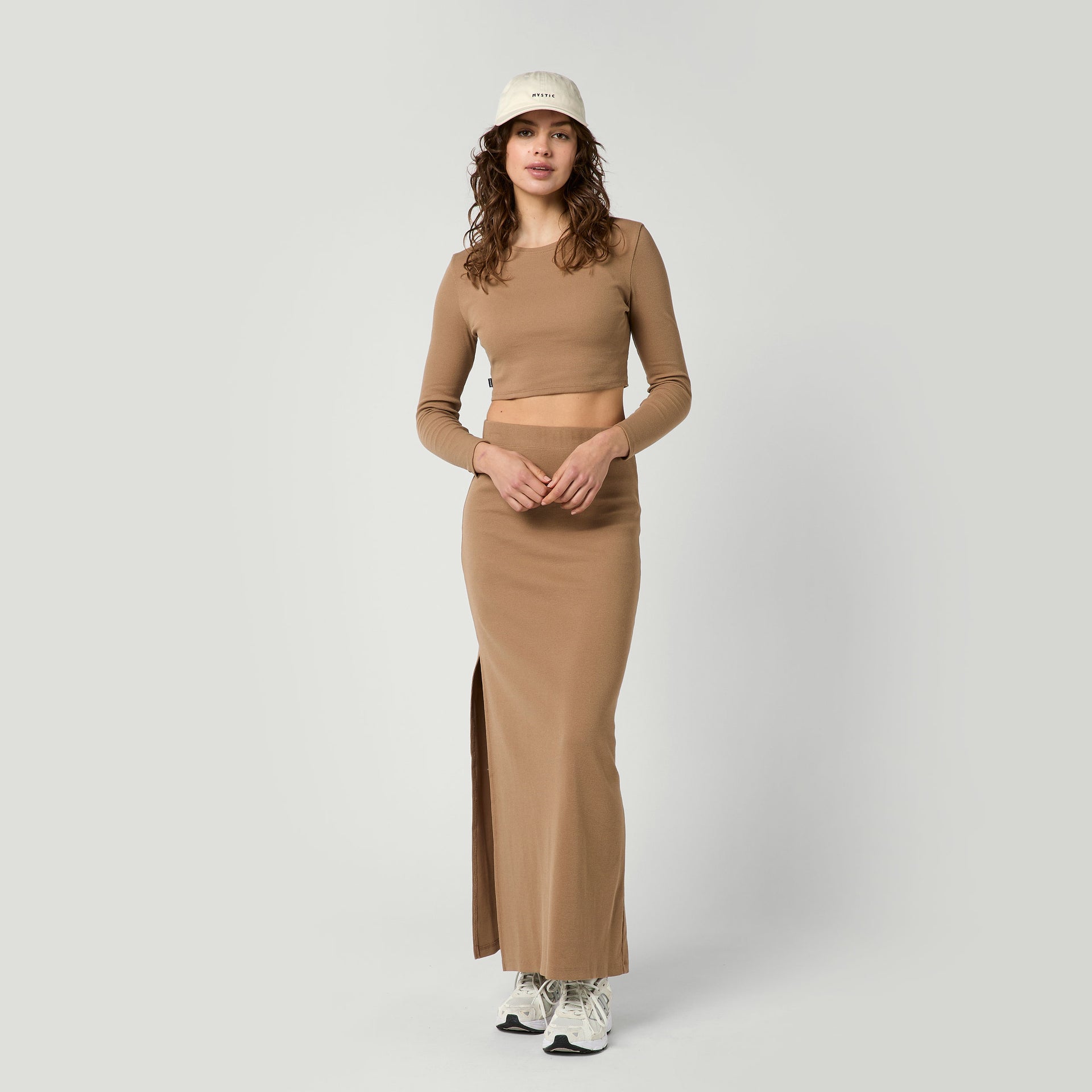 Mystic Glow Crop Slate Brown 3