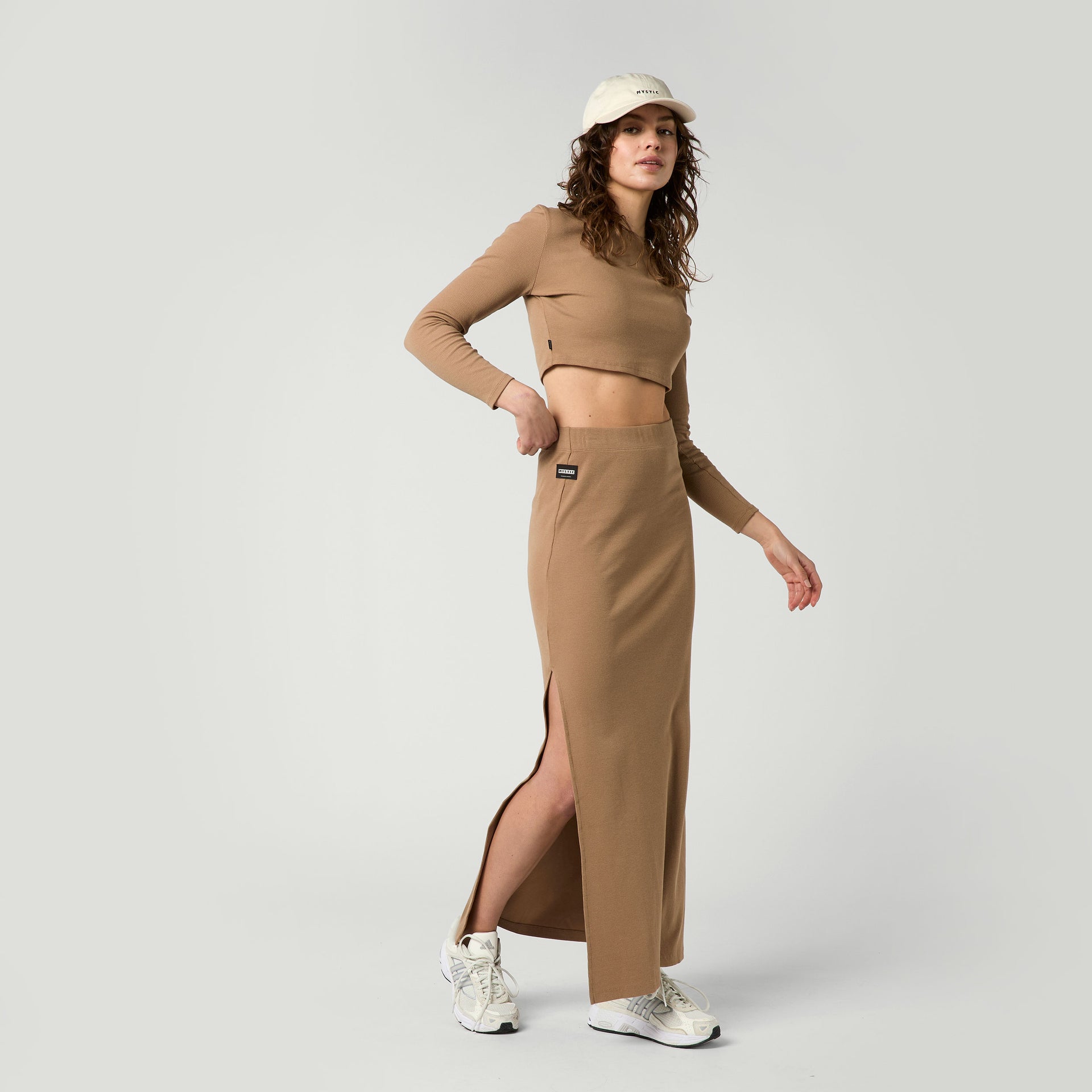 Mystic Glow Crop Slate Brown 4