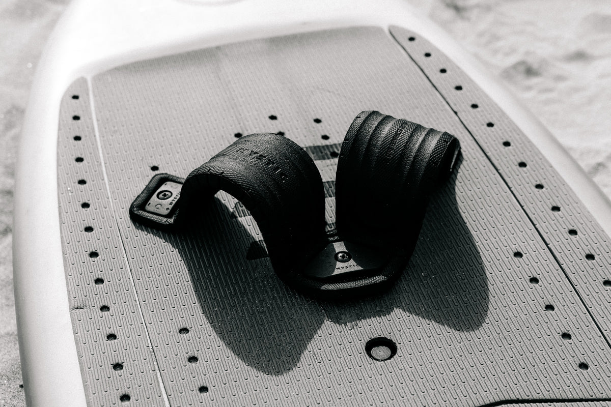 Mystic V-Shape Footstrap Marketing Image 1