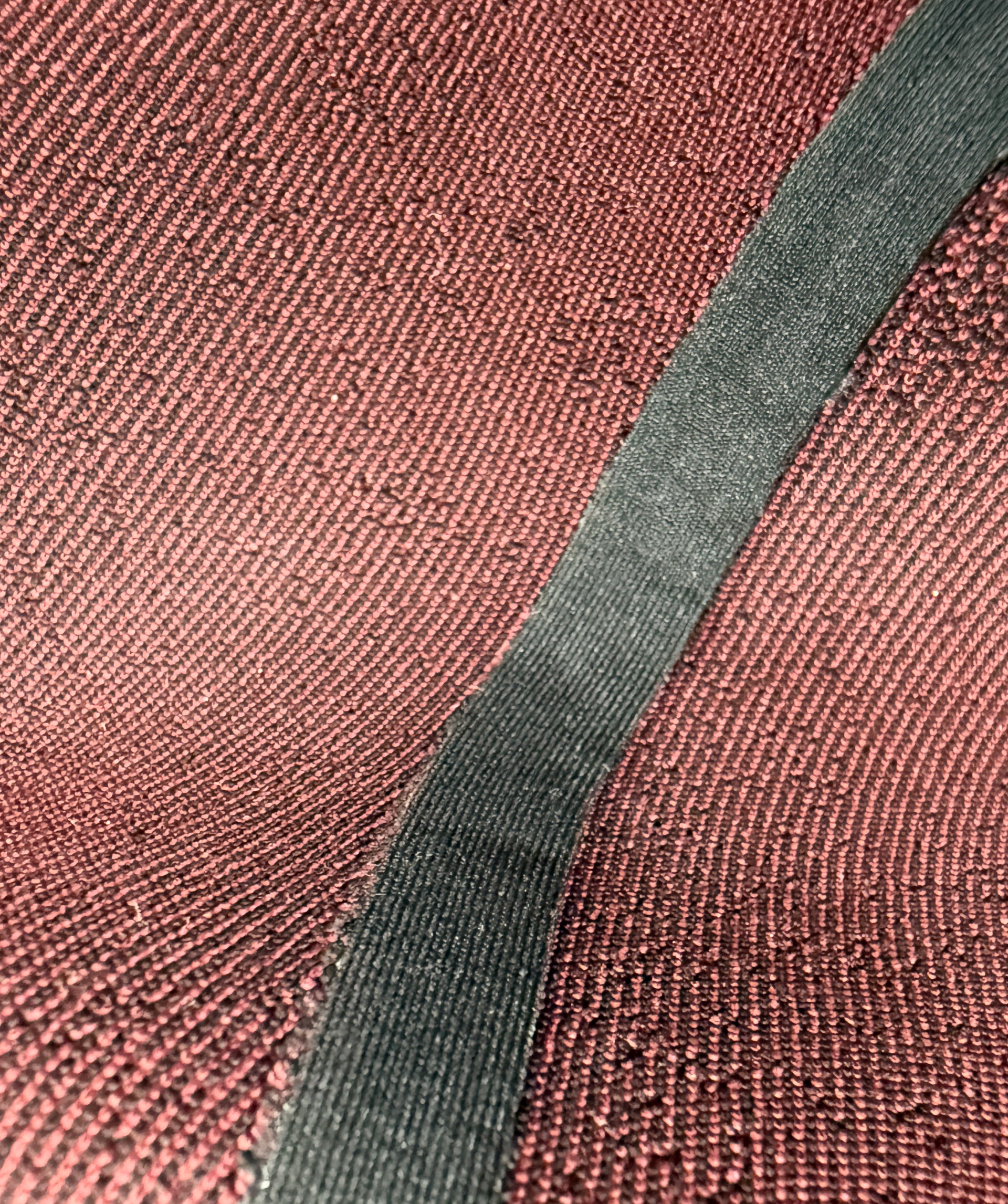 <p>Waterproof stretch taping 100%</p>